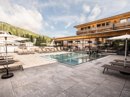 Pool © Falkensteiner Hotels & Residences