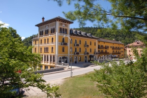 Apartment and Chalet 